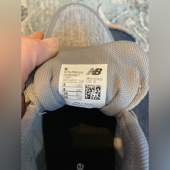 New Balance Shoes - Picture 4 of 4